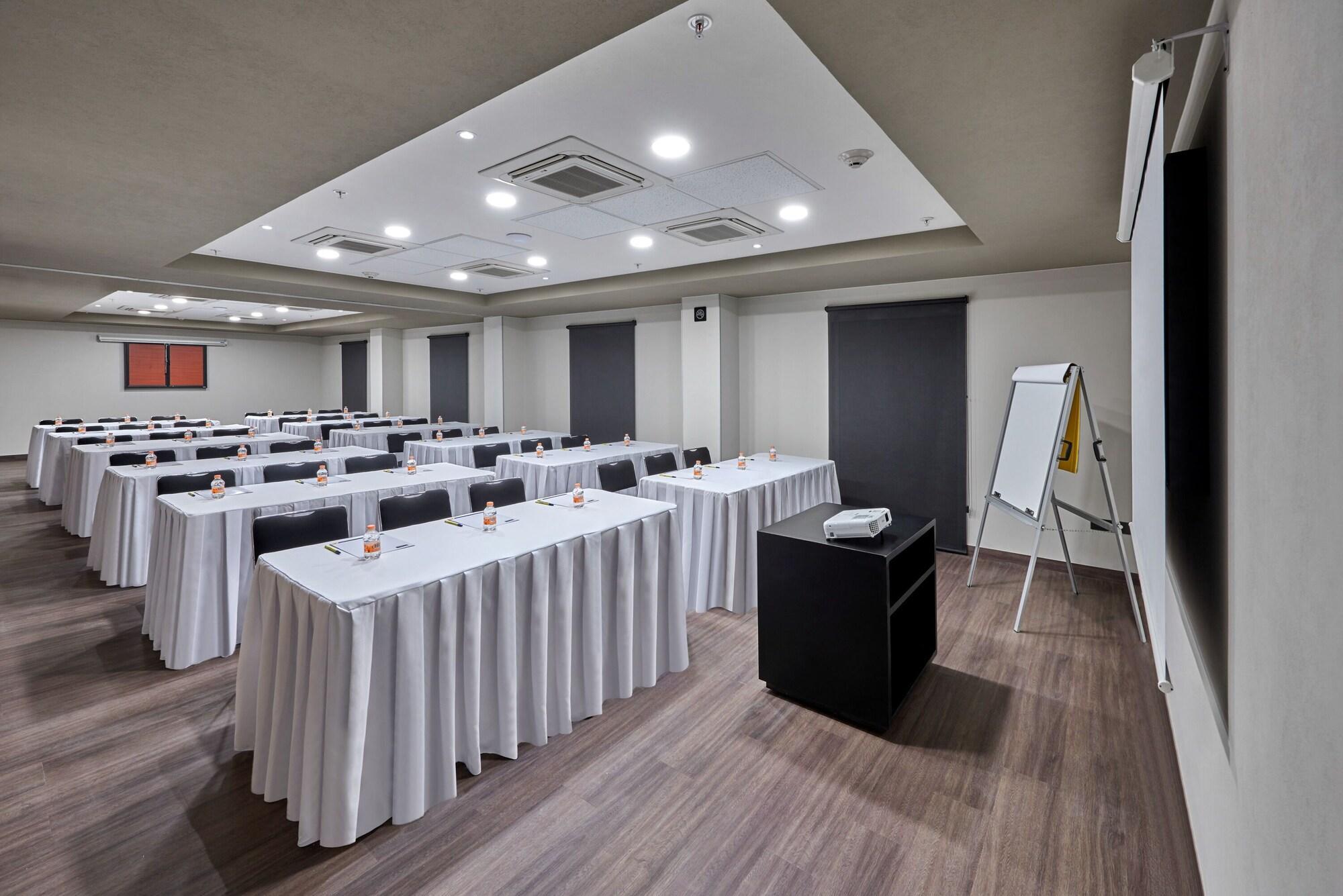 City Express By Marriott Hermosillo Expo Esterno foto